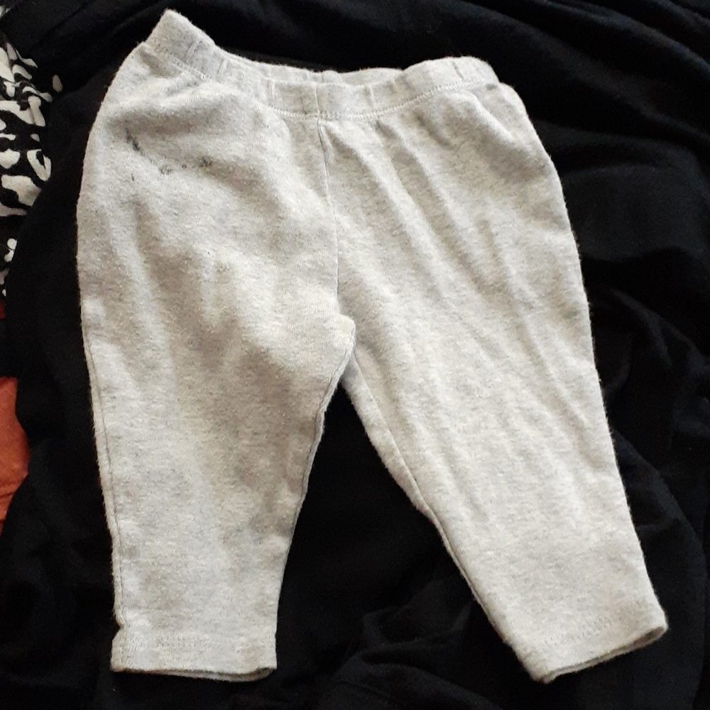 Baby gray ruffle butt leggings